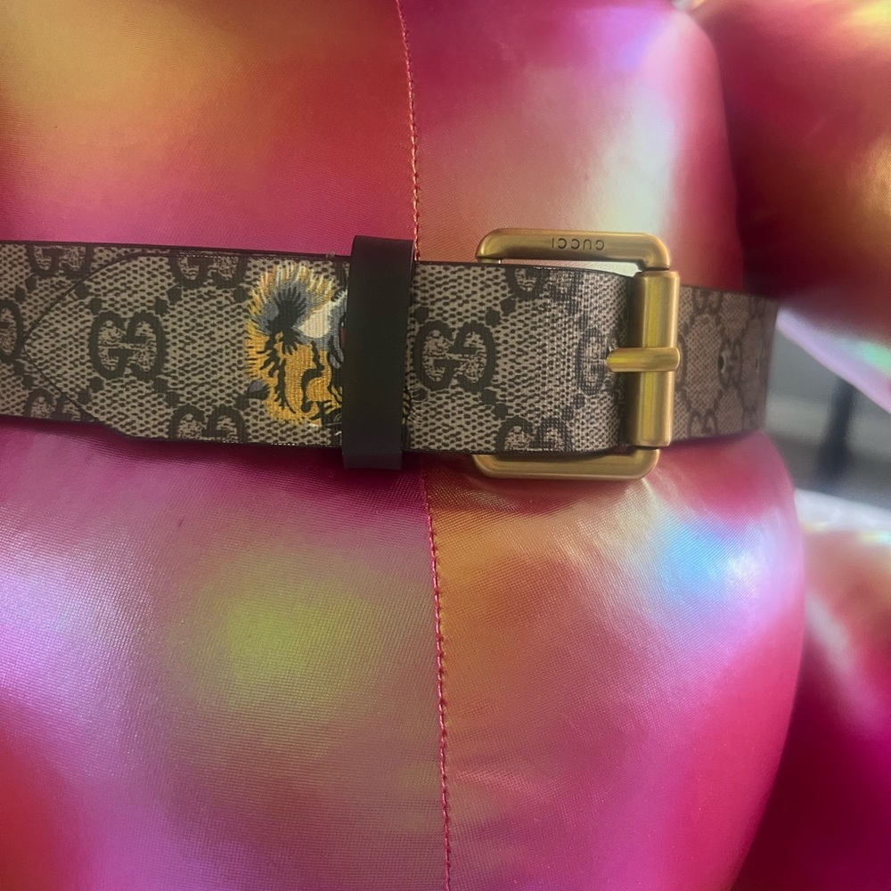 Gucci Women's  & Mens Patterned Belt with Gold Buckle NEW  size XS